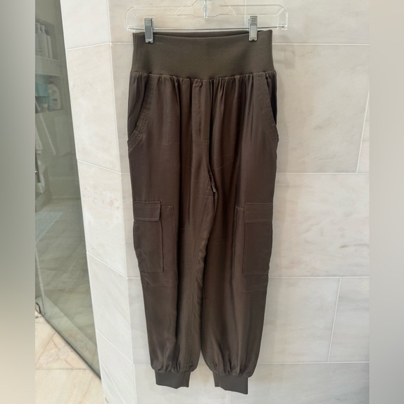 CINQ A SEPT Dark Green Jogger Cargo Pocket Elastic Waist Pant Silk Like size S - Picture 7 of 14